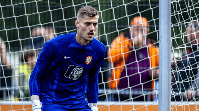 Noppert laat tussen stoppen van 53 penalty’s door niets los over suggestie dat hij penaltyspecialist van Oranje zou zijn