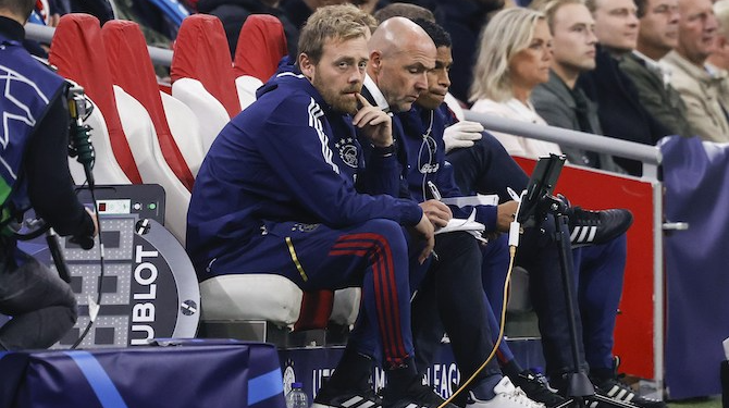 Ajax-assistent Kaltenbach heeft een ‘uitstekende’ Peppa Pig gezien: ‘Maar ook ruimte voor verbetering’