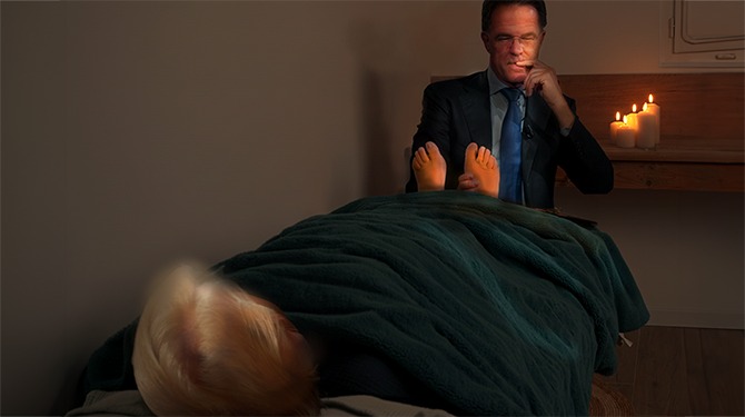 Rutte vreest dat hij erotische voetmassage moet schrappen nu Trump vertraging heeft