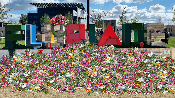 Duizenden bloemen gelegd voor mislukte Floriade