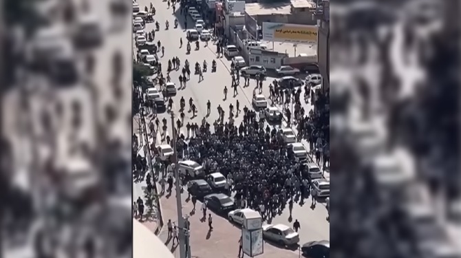 Iraanse ordetroepen: '16.500 demonstranten probeerden ons aan te rijden'