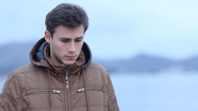 Joey (19) vergokte online al zijn geld en leeft nu op straat: ‘Maar ik speelde wel bewust’