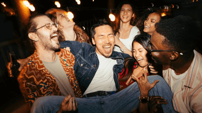 Bovenburen die huisfeest houden geloven in trickle-down fun