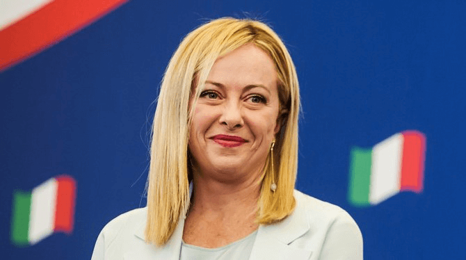 Extreemrechtse premier Italië krijgt gelukkig te maken met matigende invloed Salvini en Berlusconi
