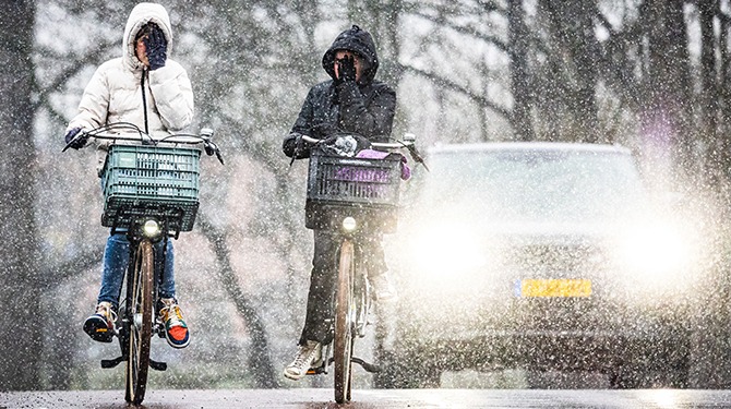 Hoe kan het dat Nederland zo extreem goed is voorbereid op 7 graden en regen?