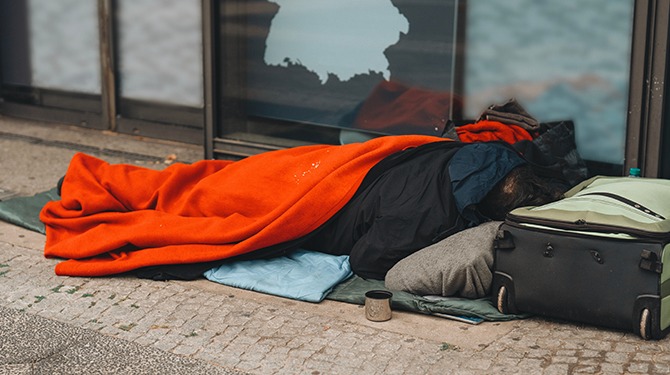 Gemeentes hebben goed nieuws voor daklozen: ze mogen weer op straat slapen