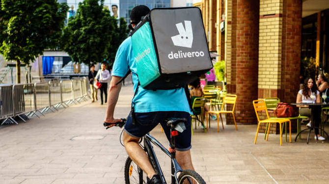 Via deze link kan je live volgen hoe Deliveroo uit Nederland vertrekt