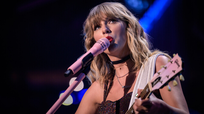 Taylor Swift past lyrics nummer ‘I Love My Private Jet (Jet Jet Jet Jet)’ aan na kritiek