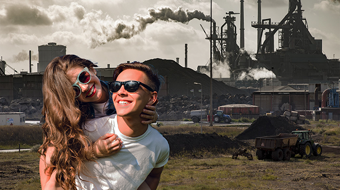 Dolverliefde tieners in de buurt van Tata Steel hopen samen 30 te kunnen worden met elkaar