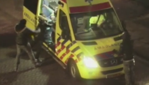 Hulpverlener stond ook wel heel uitdagend te reanimeren