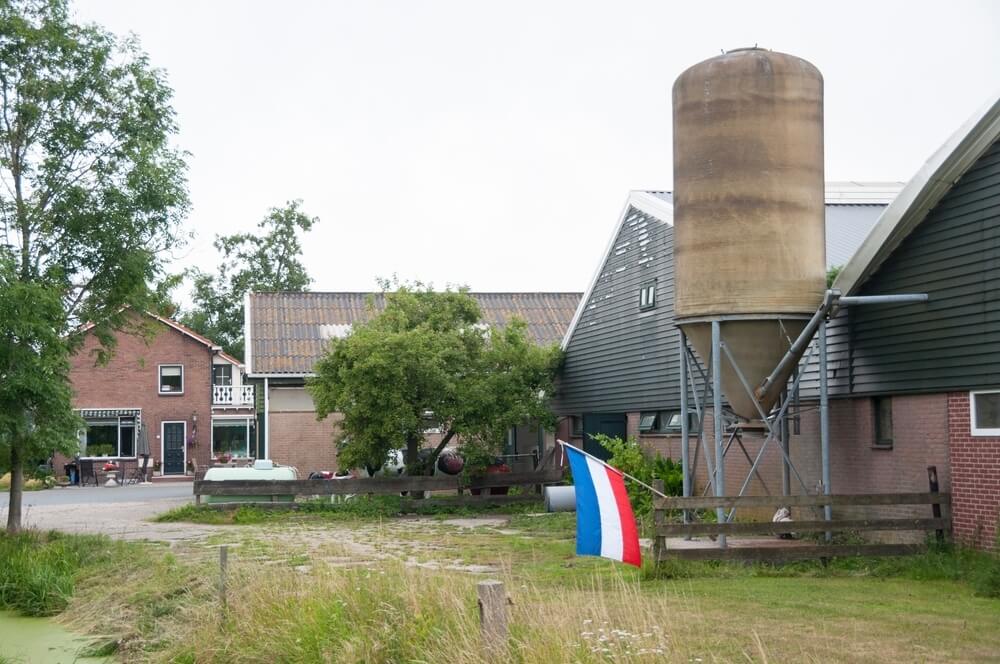 Veel Nederlanders vinden het moeilijk onze vlag correct op te hangen - wij leggen het nog één keer uit